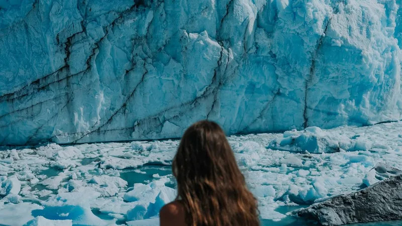Desprendimiento de hielo en el Glaciar Perito Moreno, El Calafate