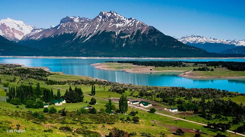 Estancia Nibepo Aike a orillas del Lago Argentino, El Calafate