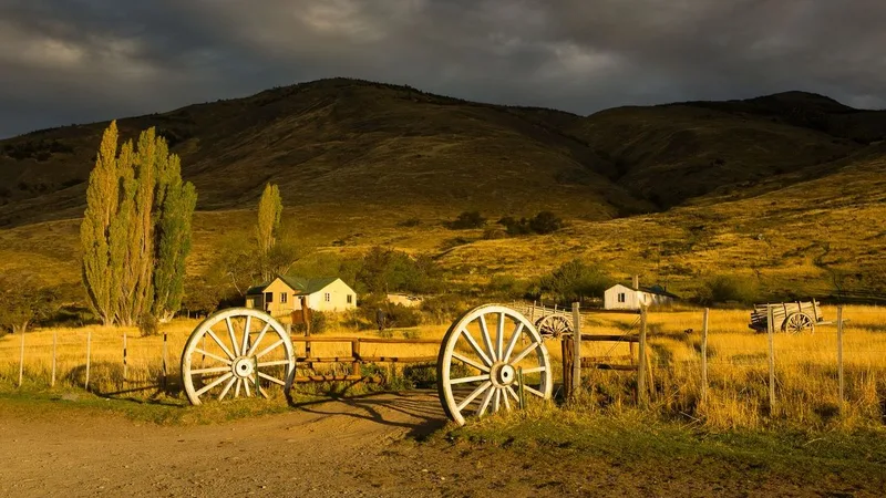 Paisaje de estepa patagónica en Estancia Nibepo Aike